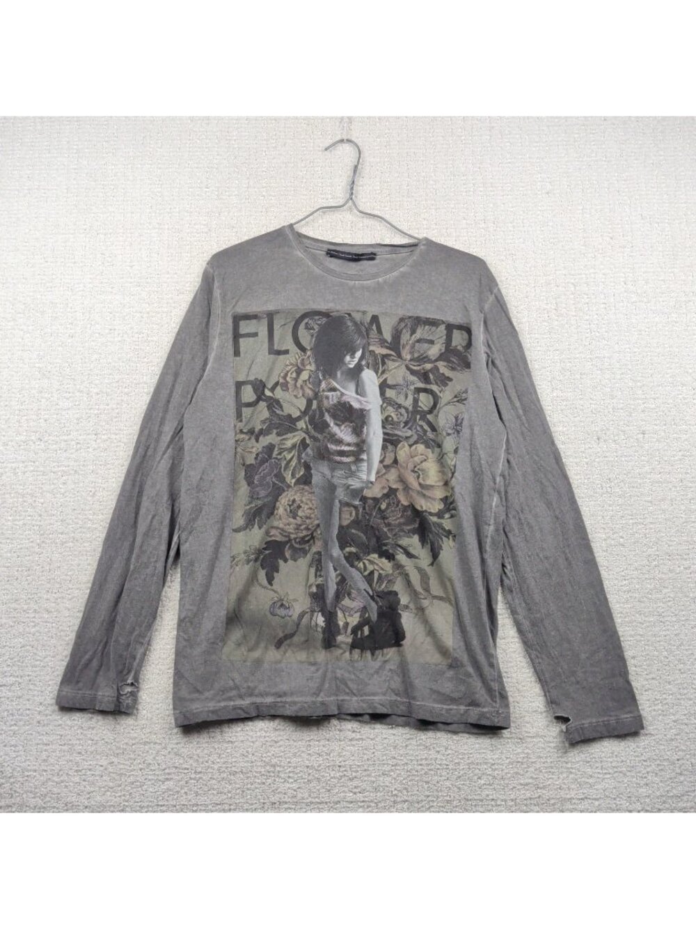 Y2K David Naman Graphic T-Shirt Long Sleeve Flower Power Distressed Faded Gray**